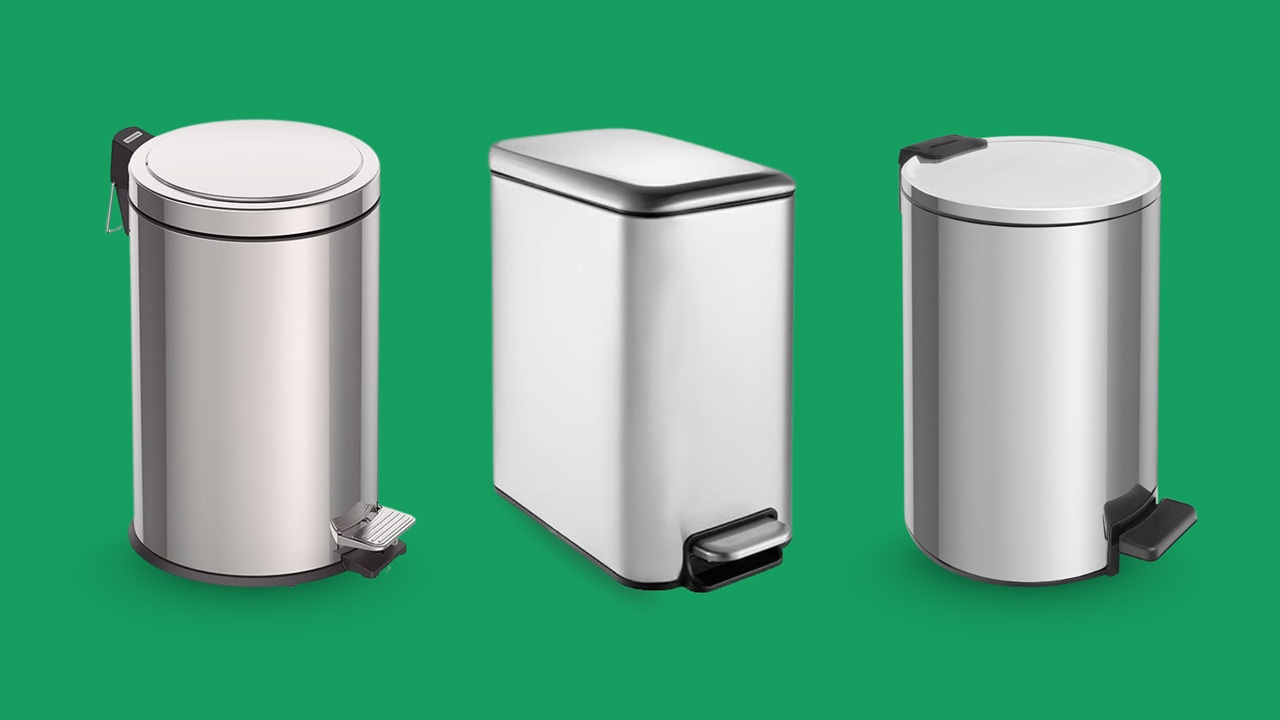 Lixeira com pedal abre fácil e mantém o espaço limpo sem você precisar abrir com a mão
