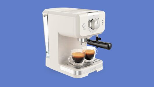 Tenha café fresco e delicioso com a cafeteira Arno