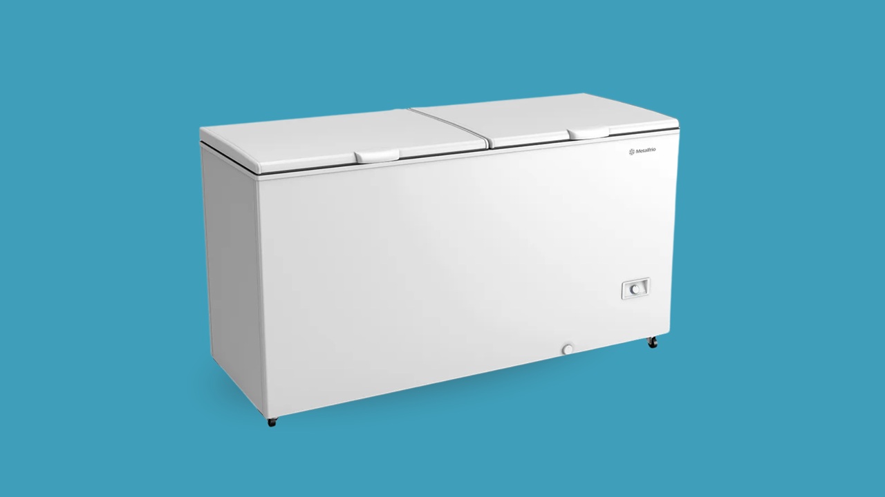 Armazene grandes quantidades de alimentos com o freezer horizontal 2 portas
