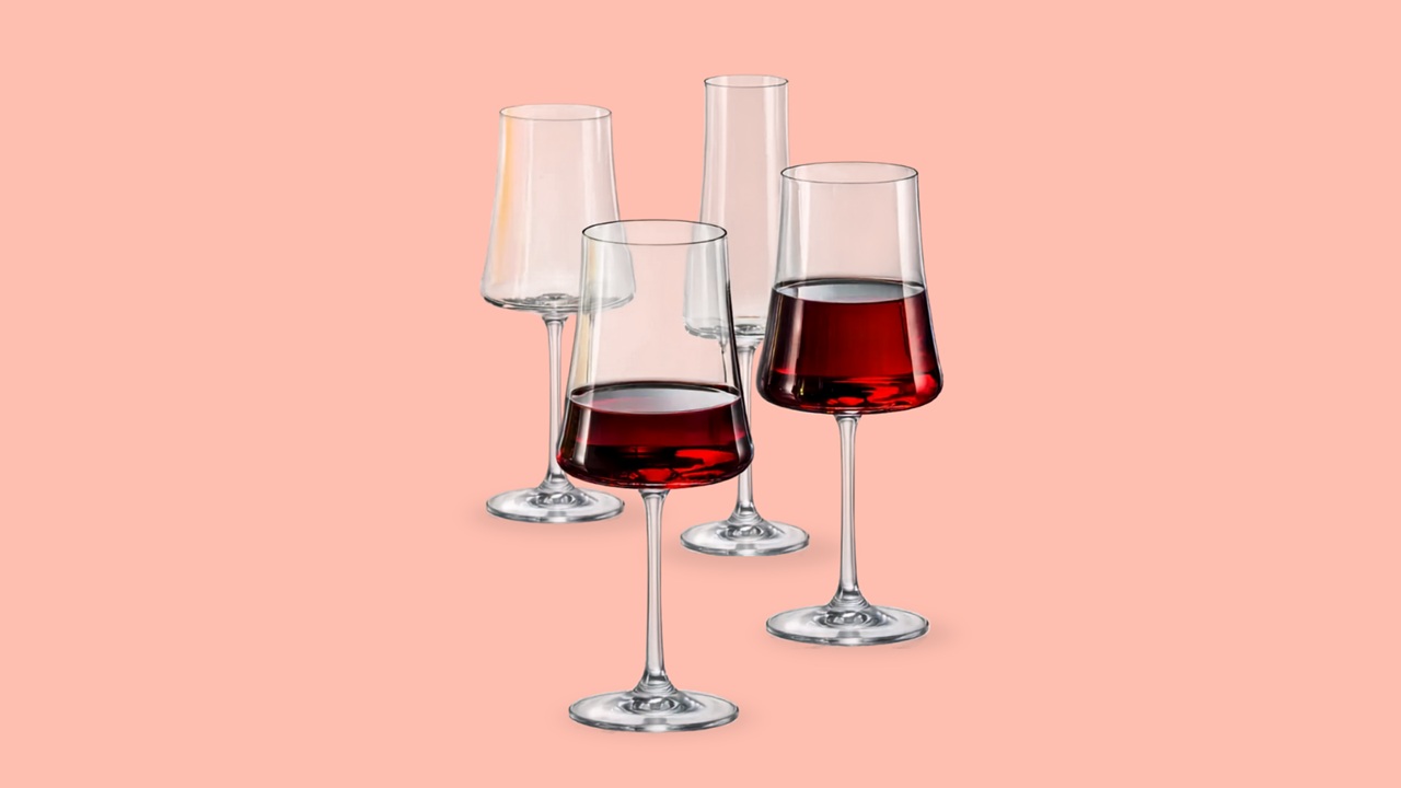 Escolhas taças de vinho para apreciar a bebida da forma correta